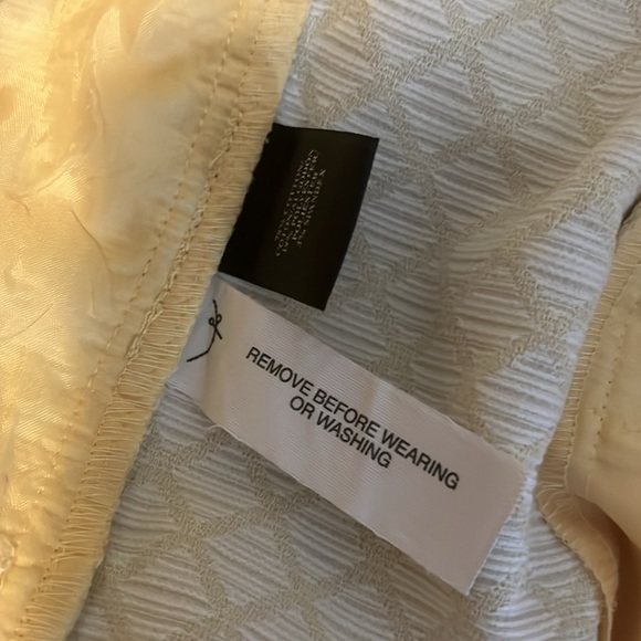 Ann Taylor yellow shorts women’s size 12 - Picture 6 of 11